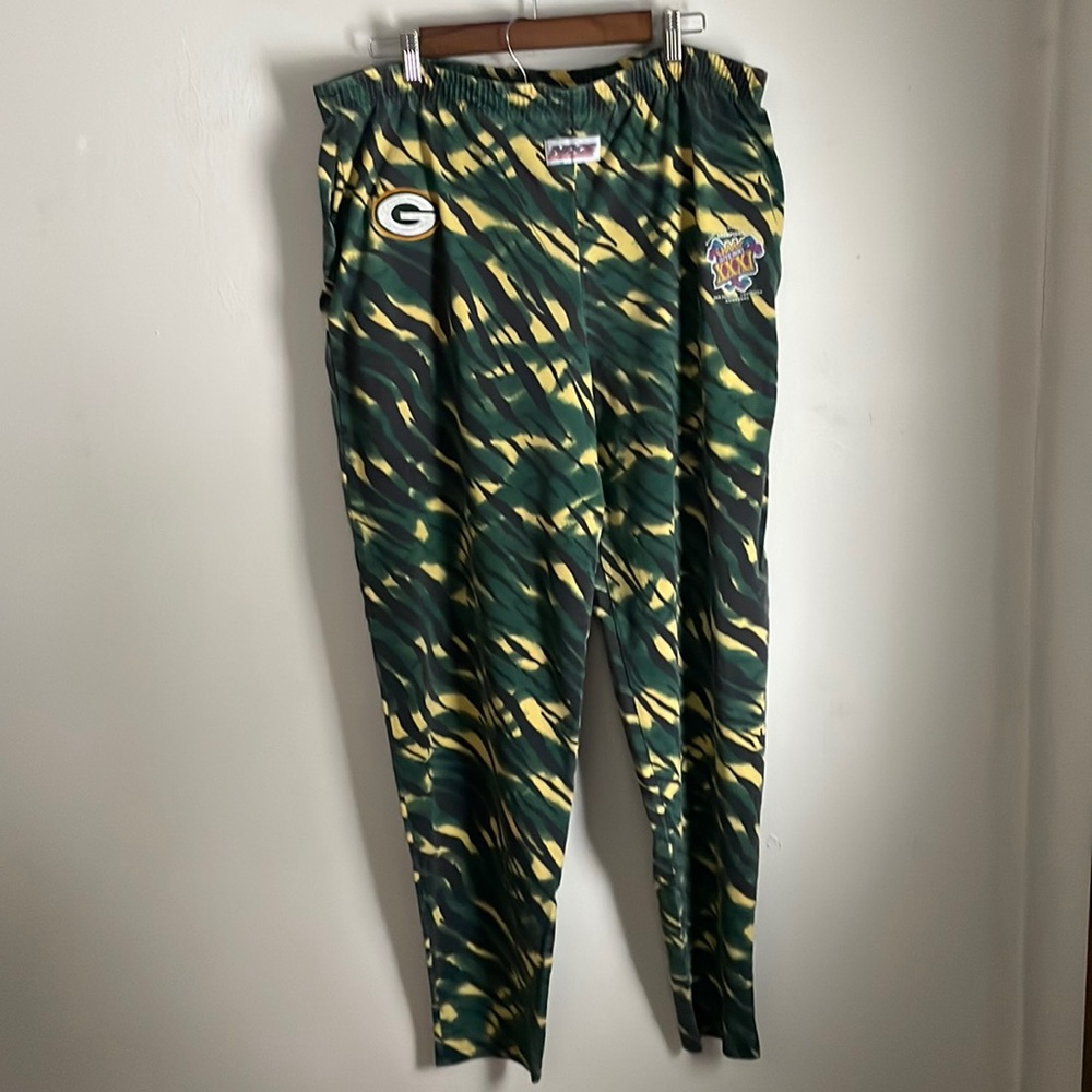 Vintage NFL Packers sweatpants. 1997 Super Bowl champs.